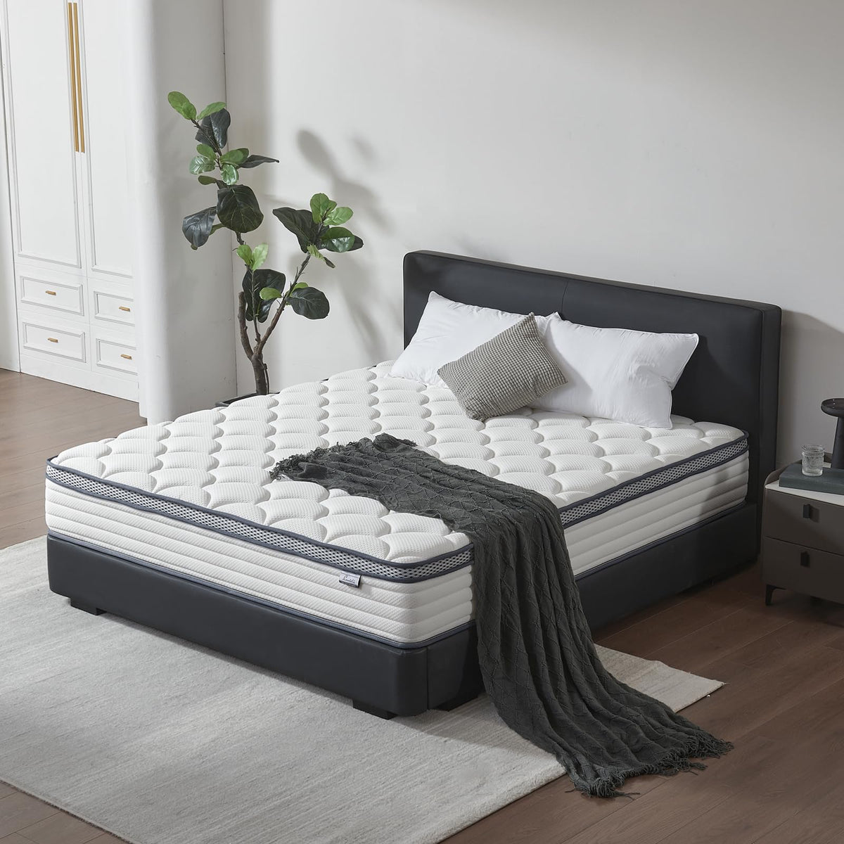 Full Size 12 Inch Hybrid Mattress O123